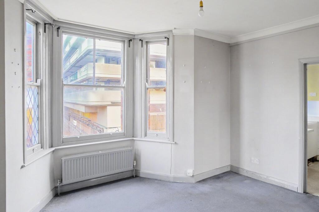 Apartment in London - View 2