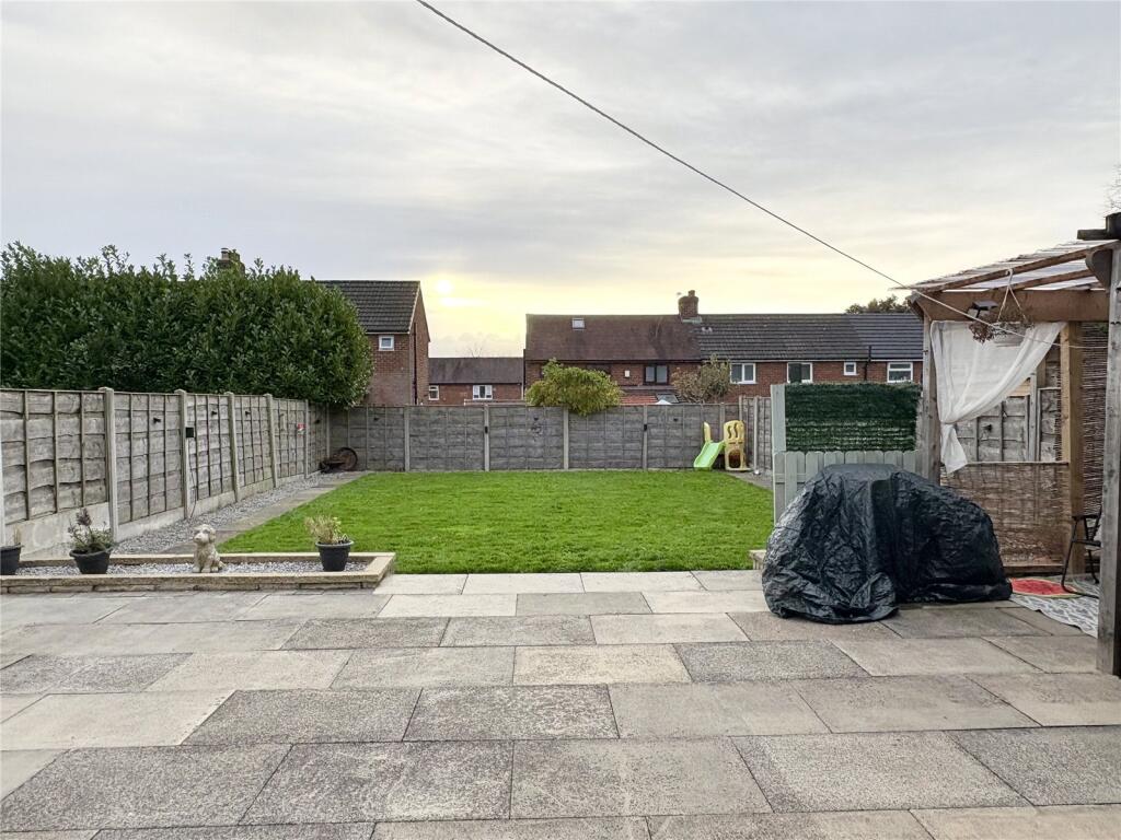 Coniston Grove, Heywood, Greater Manchester, OL10 photo 3