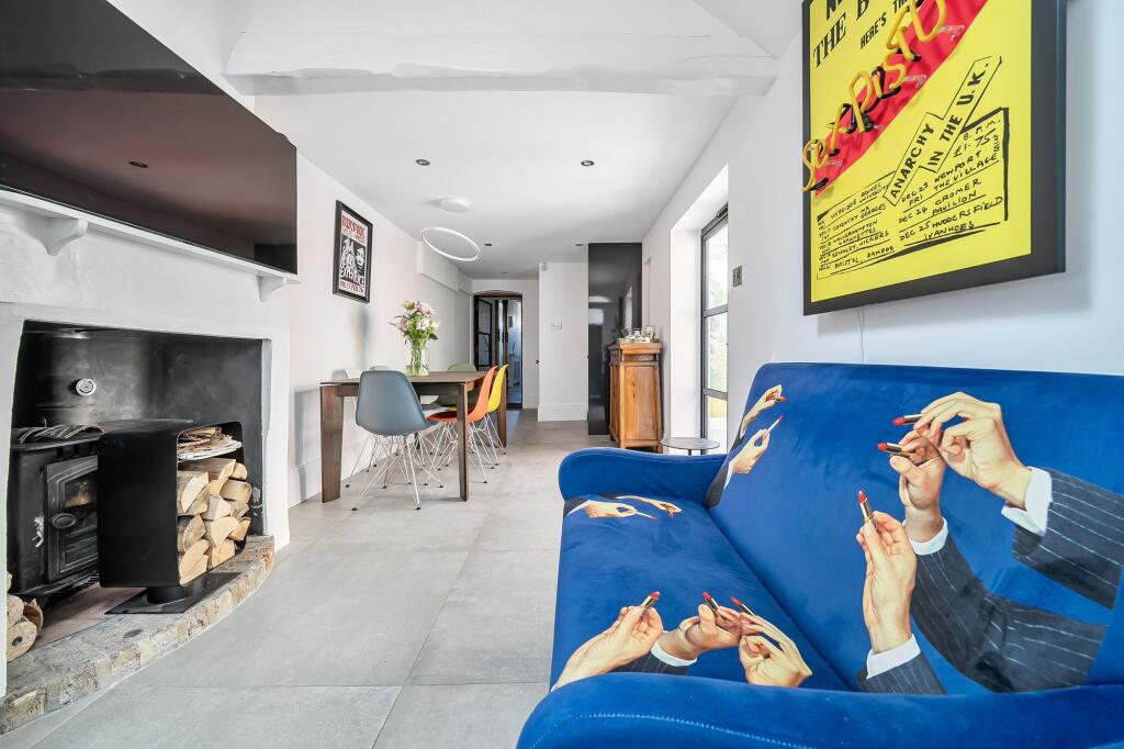 House in Slough - View 2
