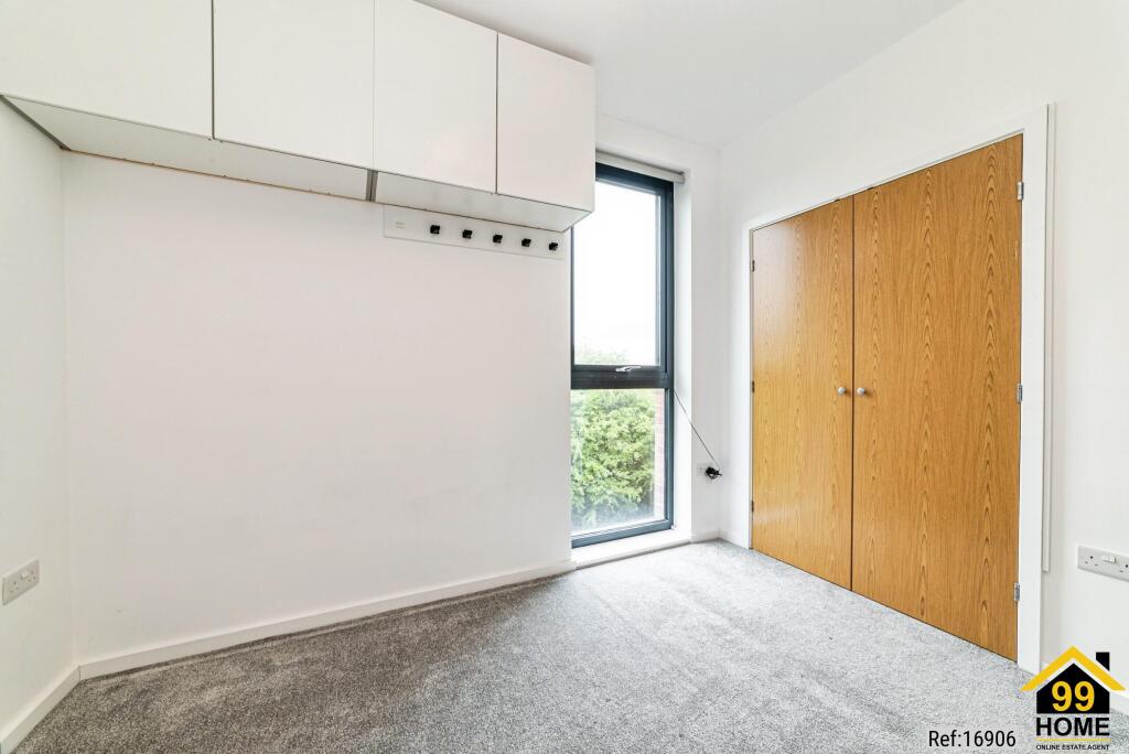 Apartment in Basingstoke and Deane, Basingstoke - More