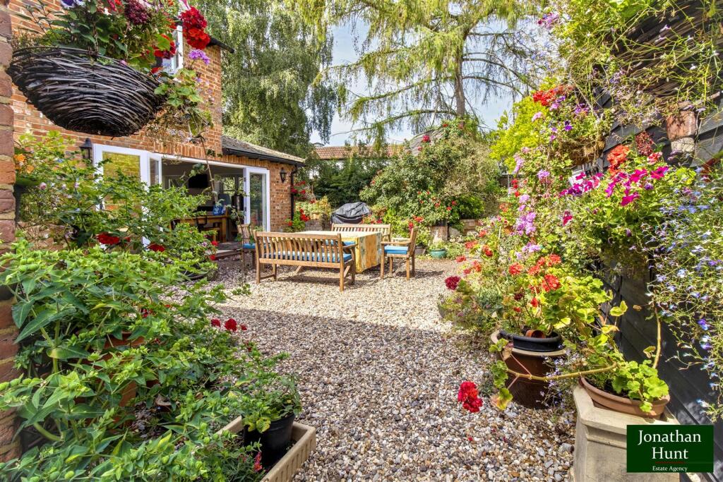 House in East Hertfordshire, Dassels, Braughing - View 4