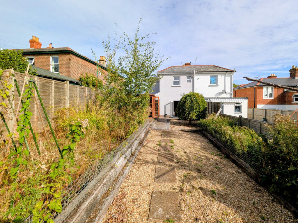 House in Ryde, Pelhamfield - View 4