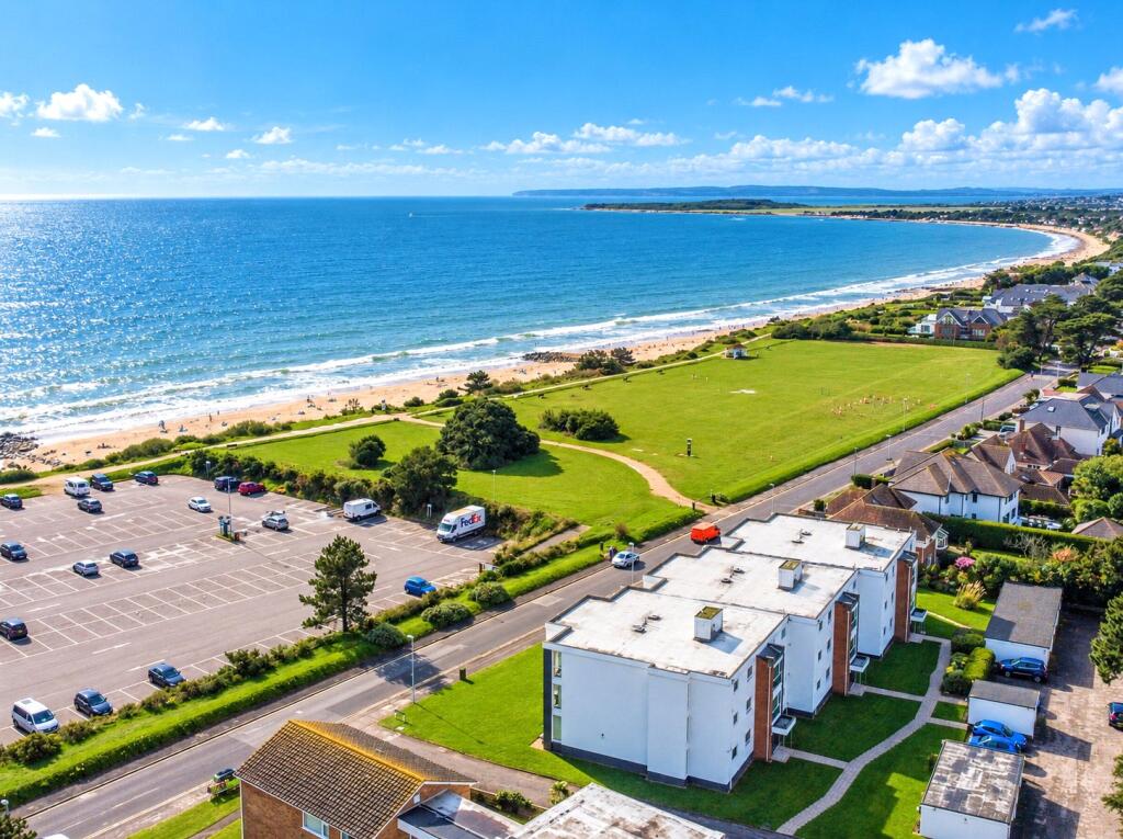 2-bed flat on Wharncliffe Road, Highcliffe, Christchurch, Dorset, BH23, £395,000