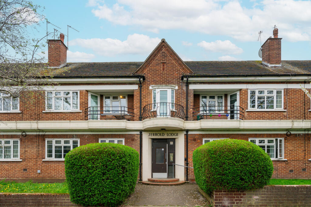 Main image of property: Commondale, London, SW15