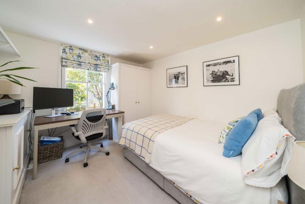 Apartment in London - View 5