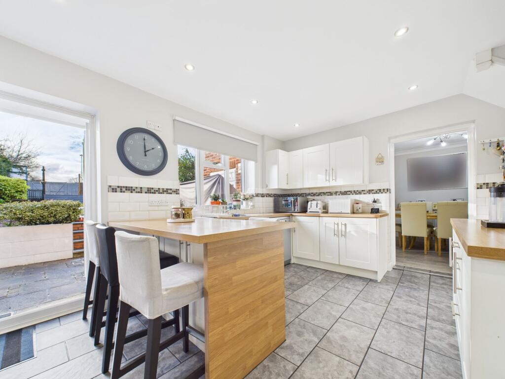 Mayfair, Tilehurst, RG30 photo 2