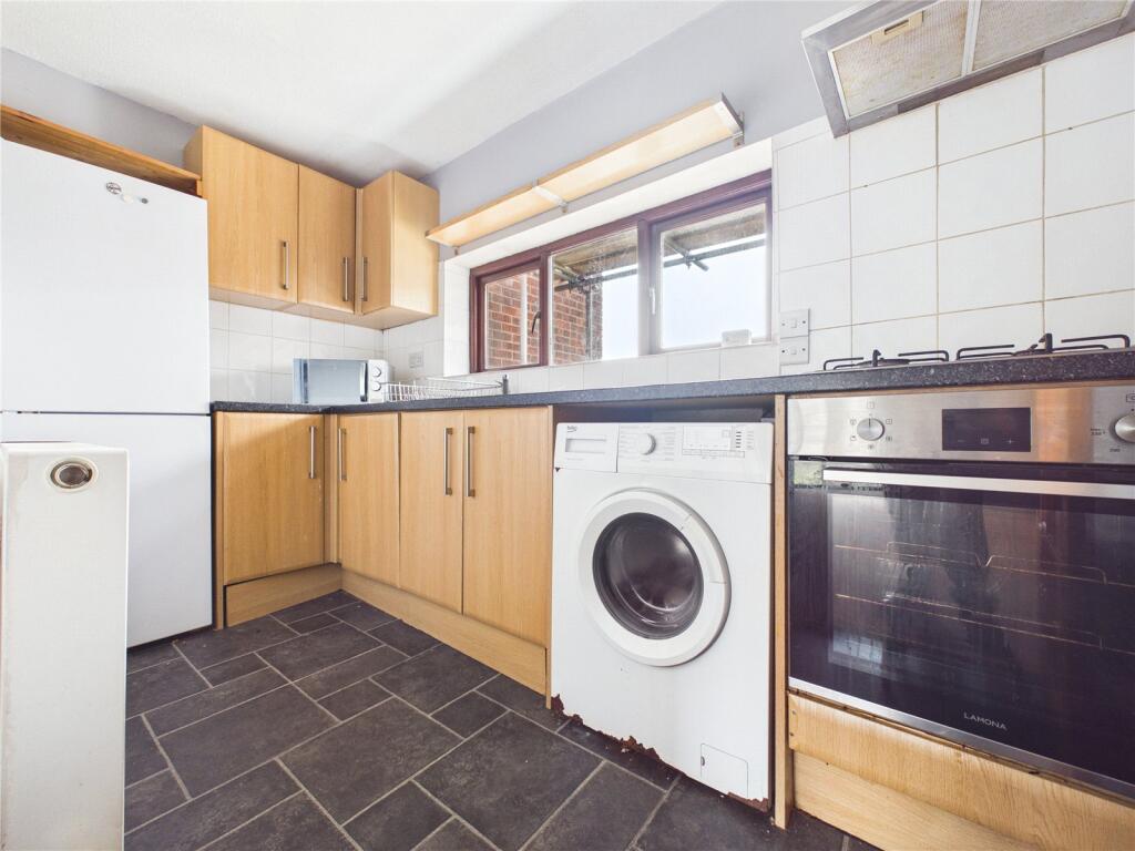 Apartment in Bristol, Lawrence Hill, Barton Hill - View 5
