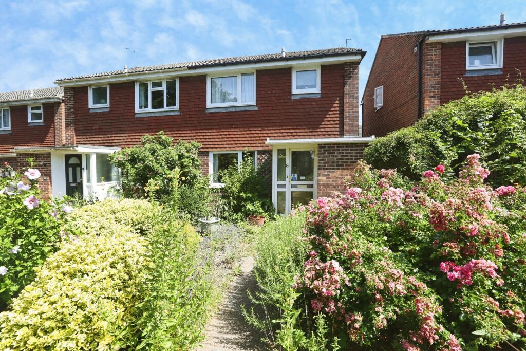Main image of property: Montrose Close, Botley, SO30