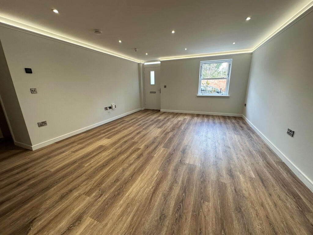 Apartment in Nottingham - View 4