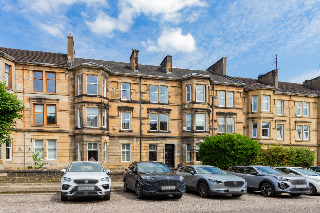 Main image of property: 2/1, 10 Greenlaw Avenue, Paisley, Renfrewshire