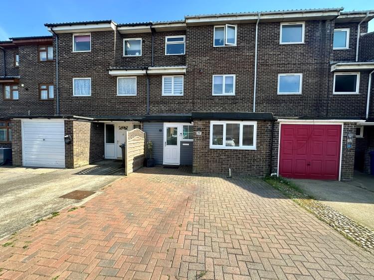 5-bed house on 70 Iris Close,  Ipswich, £250,000