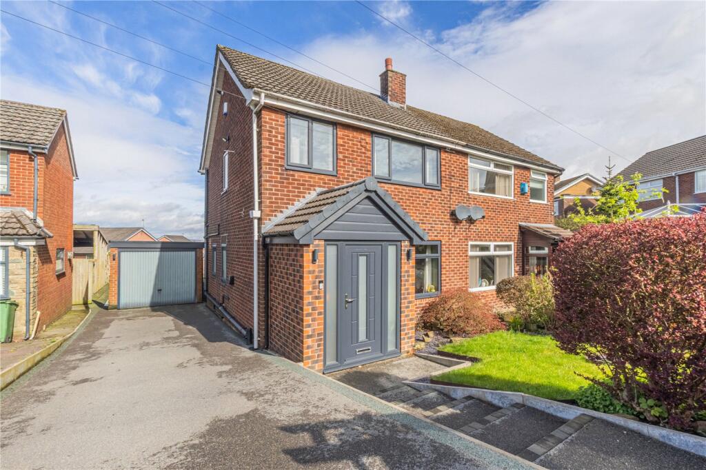 Main image of property: Holcombe View Close, Oldham, Greater Manchester, OL4
