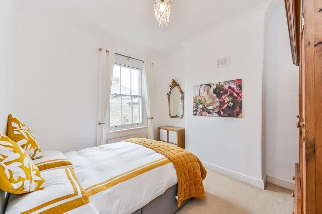 1 bedroom maisonette for rent