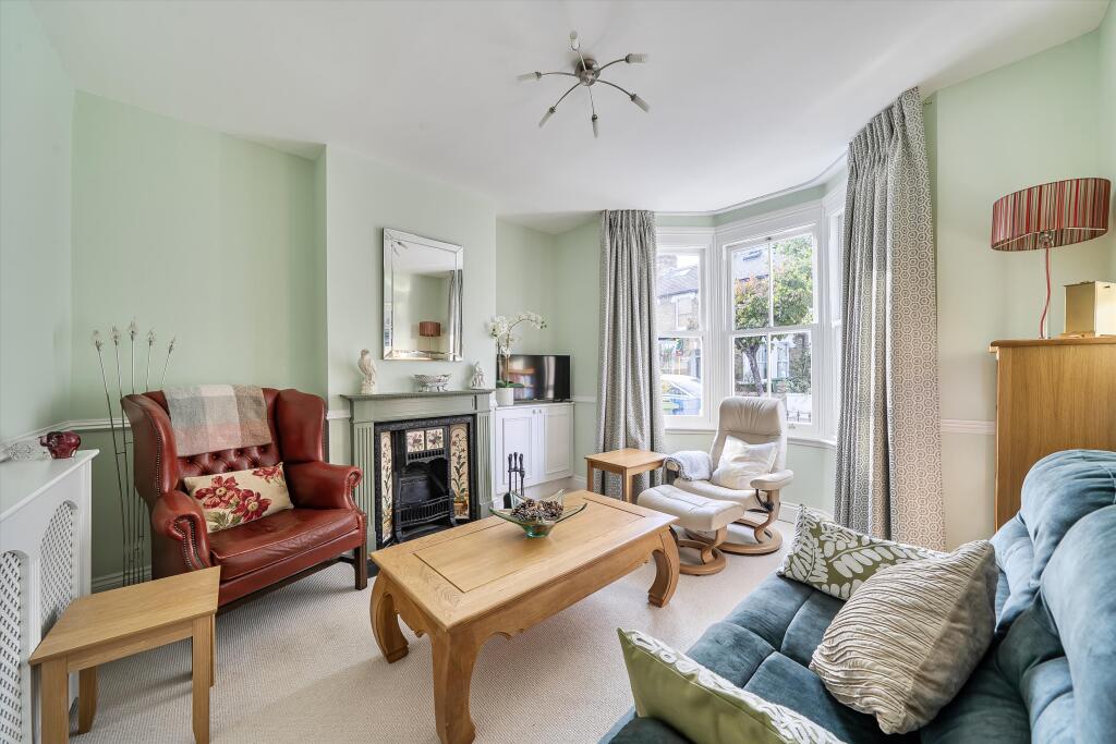 House in London - View 2