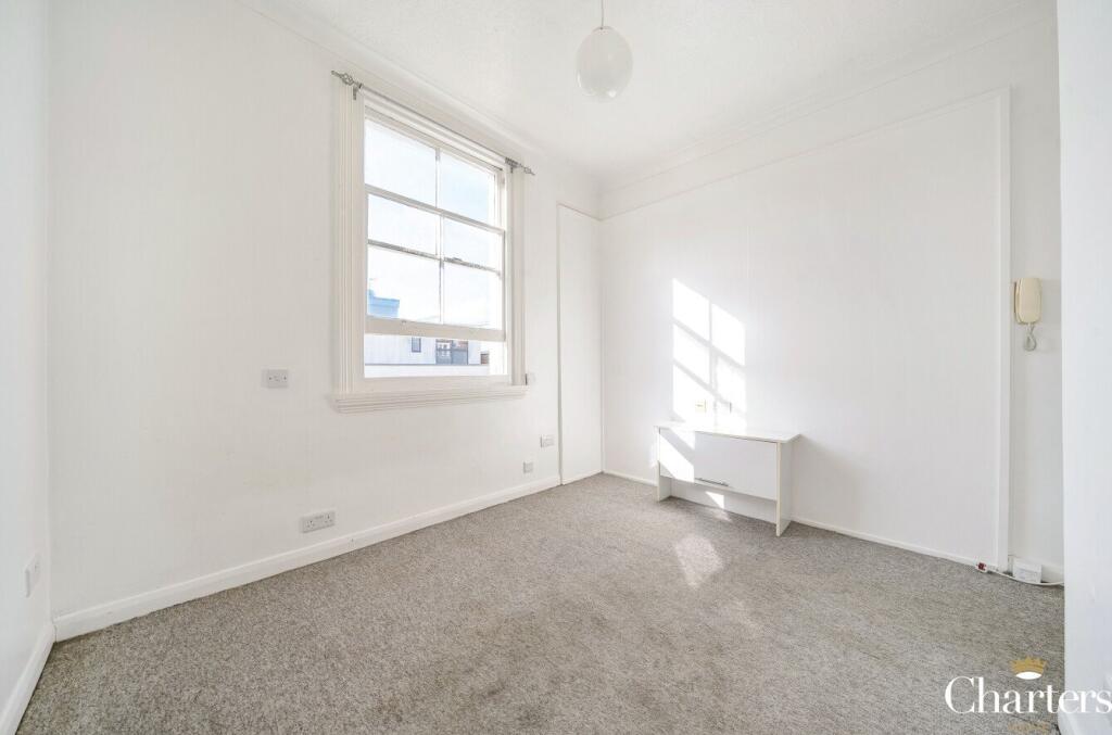 Apartment in Hove, Brunswick - View 3