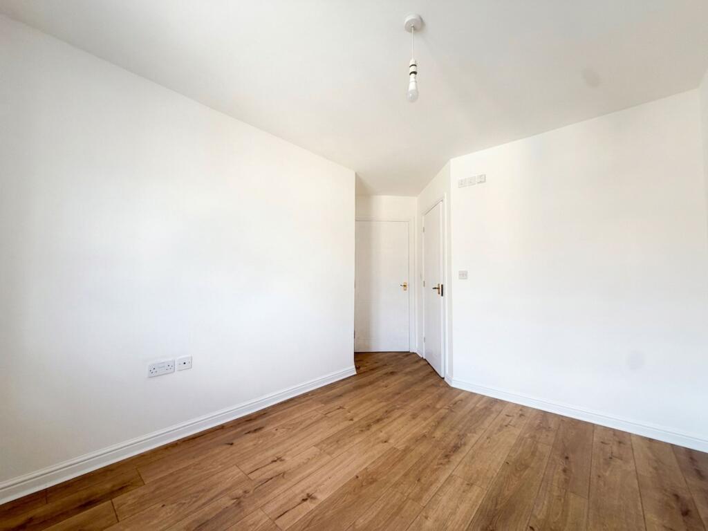 Apartment in Slough, Langley - View 4