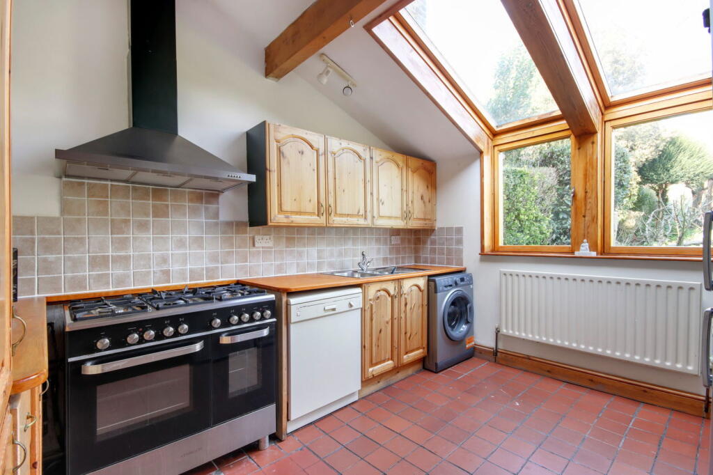 House in Gravesham, Kings Farm - More