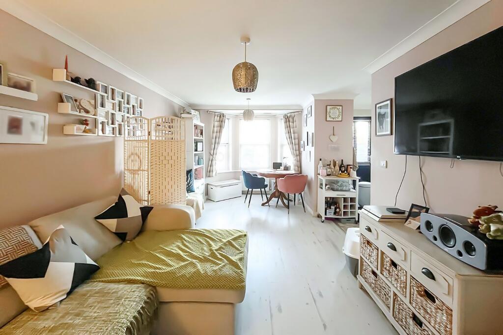 Apartment in Worthing, West Sussex - View 4