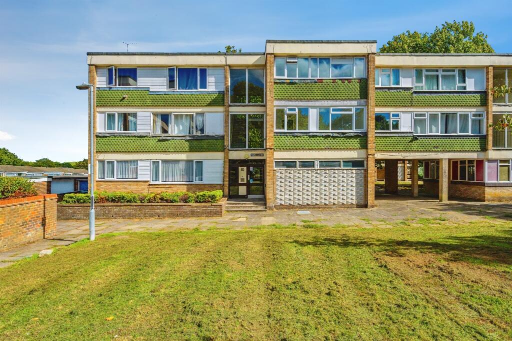Main image of property: Livingstone Walk, Hemel Hempstead