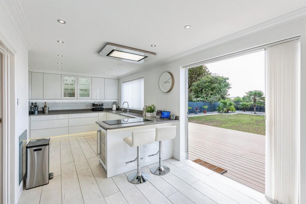 House in Kettering, North Northamptonshire - View 2