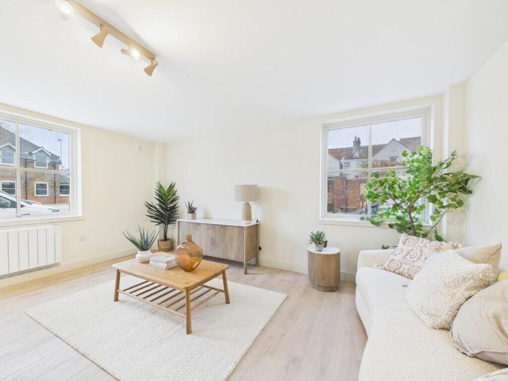 Apartment in Brighton - View 4