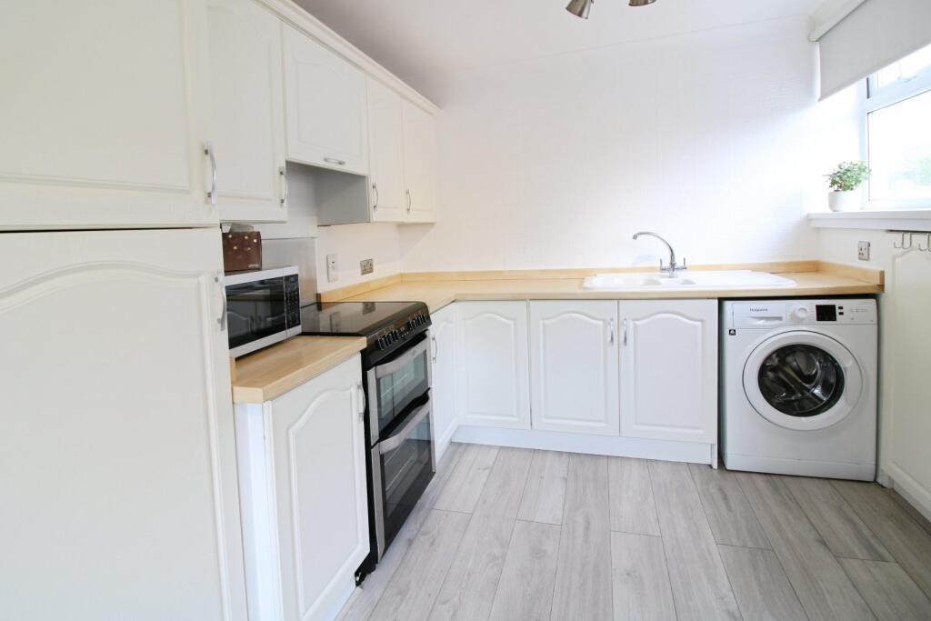 Acacia Close, Castleford, West Yorkshire, WF10 photo 2