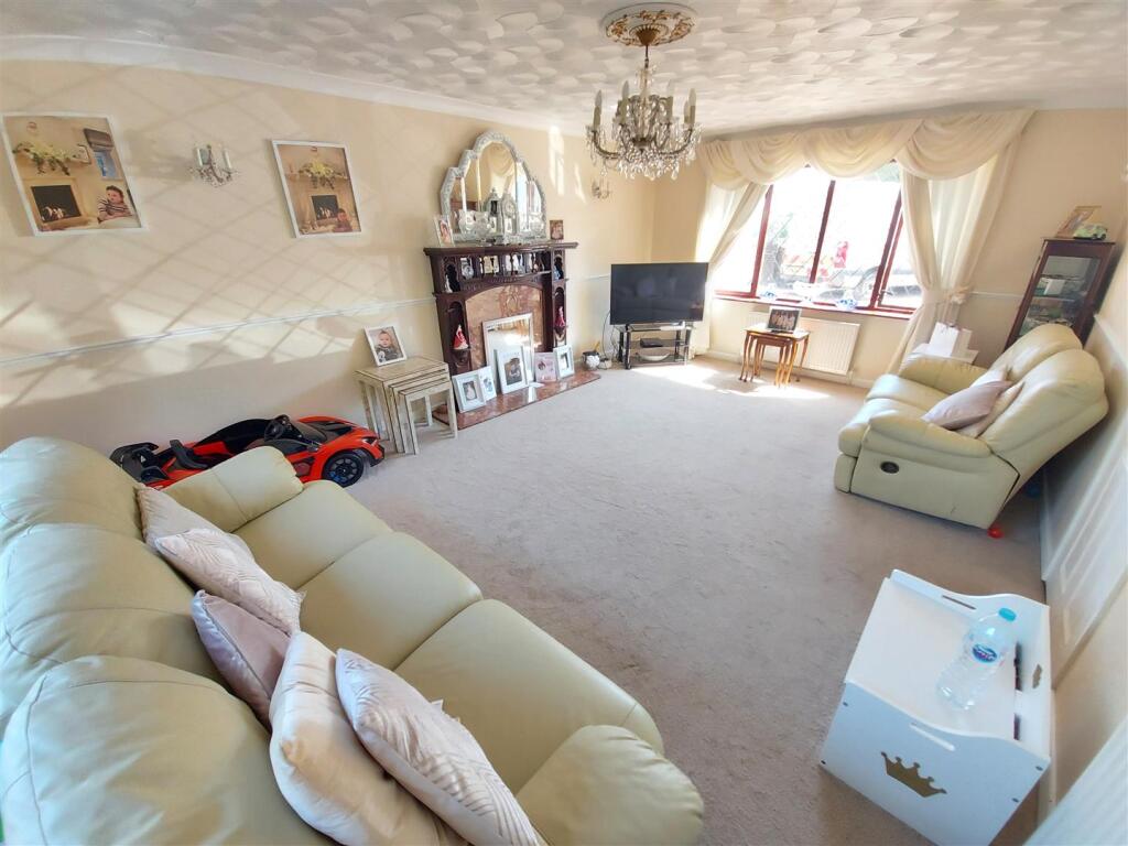 Newgate Lane, Fareham photo 5