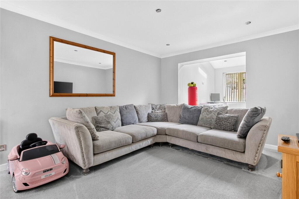 Pendlebury, Bracknell, Berkshire, RG12 photo 4