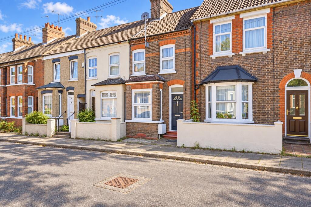 Main image of property: Waterlow Road, Dunstable, Bedfordshire, LU6