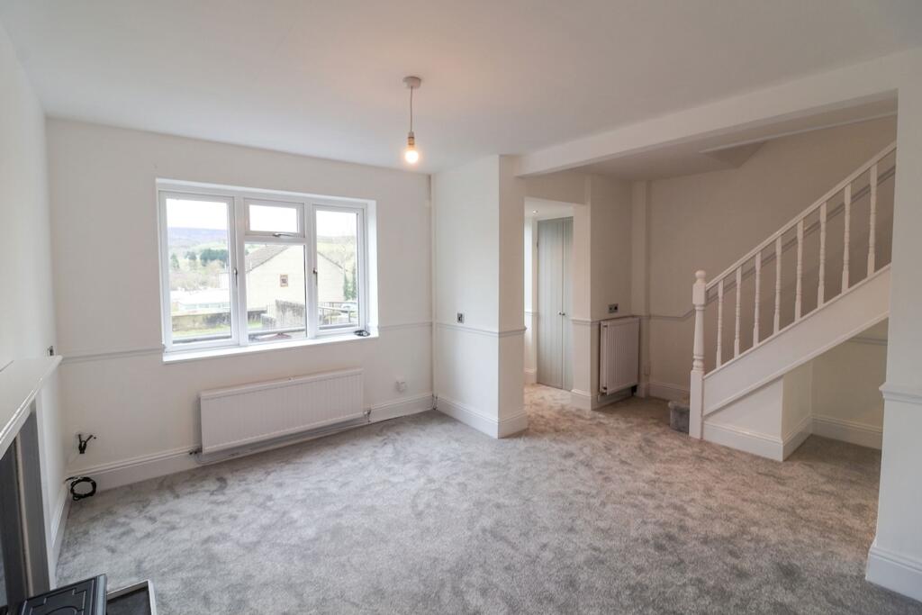 Riverside Close, Glossop, SK13 photo 4