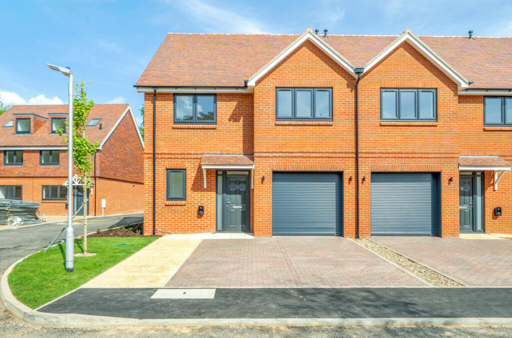 Main image of property: Hind Gardens, Hindhead, GU26