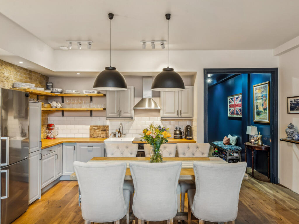 Apartment in London - More