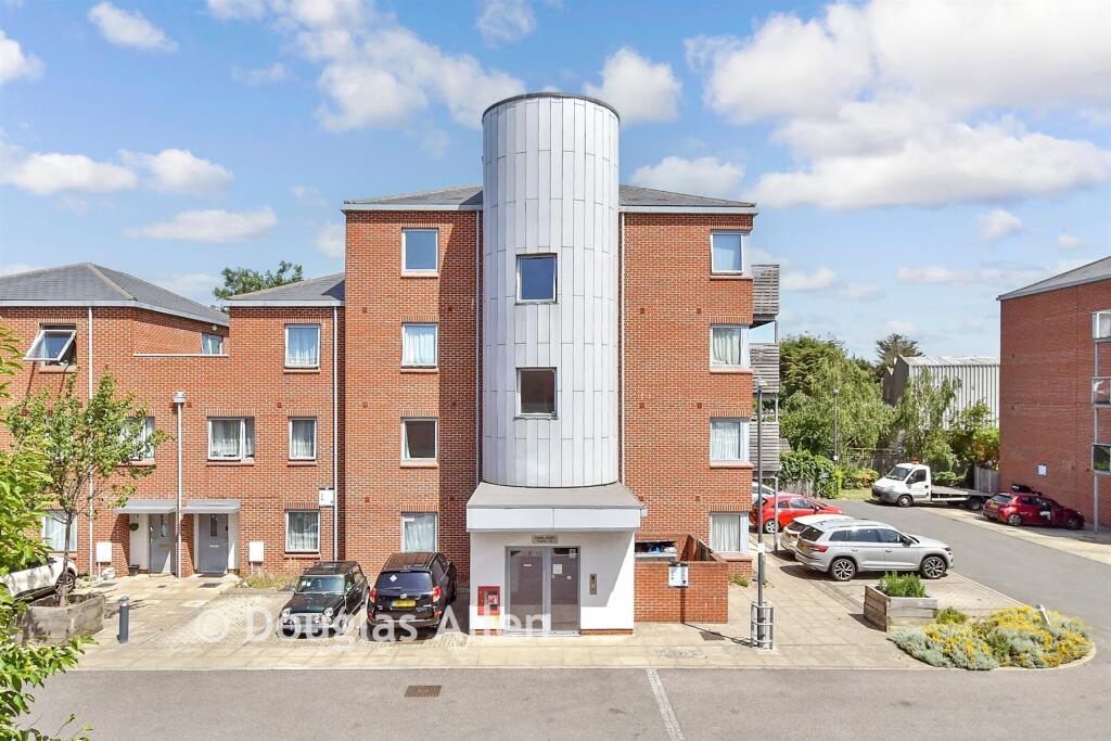 Main image of property: Serpentine Close, Chadwell Heath, Essex