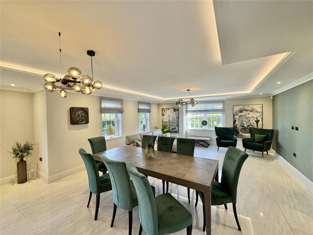 House in Radlett, Battlers Green, Aldenham - More