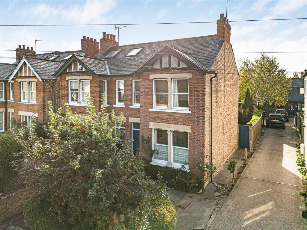 Main image of property: Hartington Grove, Cambridge, CB1