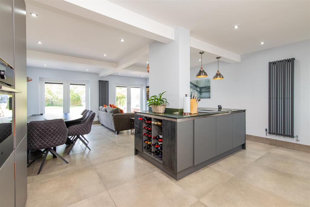 House in Rushden, North Northamptonshire - View 3