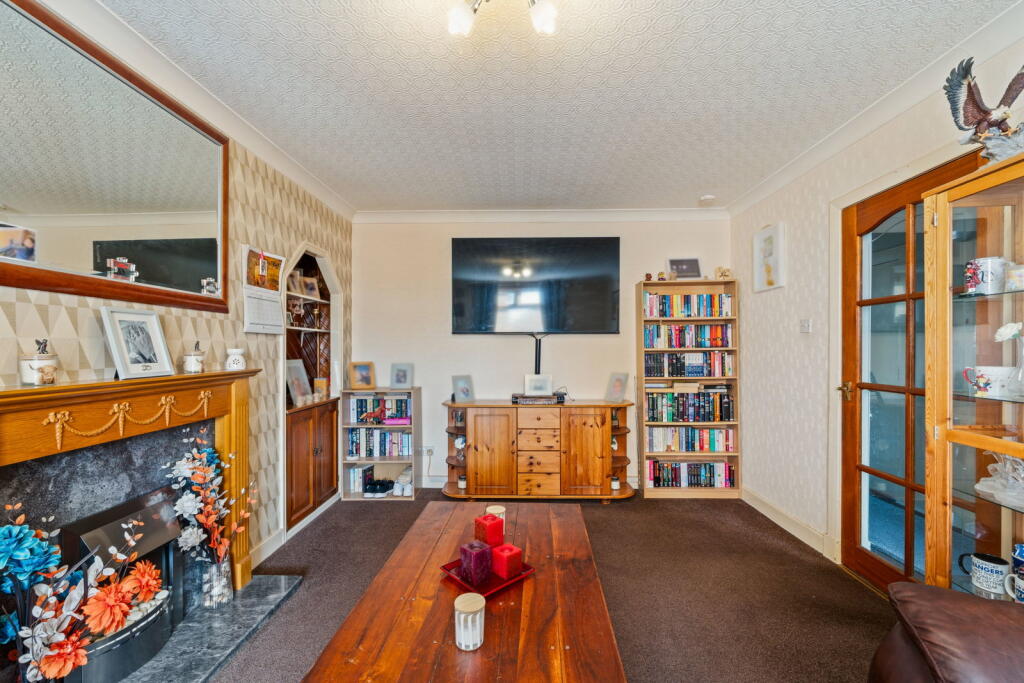 Apartment in Kirkcaldy, Fife - More