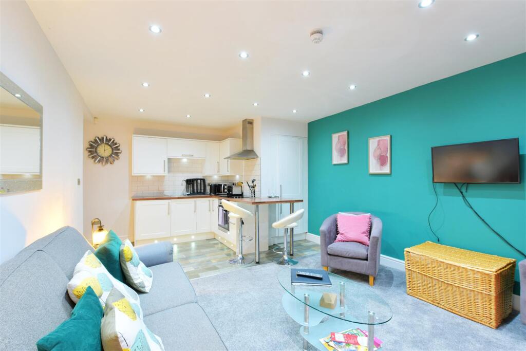Main image of property: Basement Flat, 12 Wenlock Terrace, York