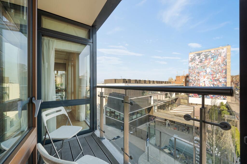 Apartment in London, West Hampstead - More