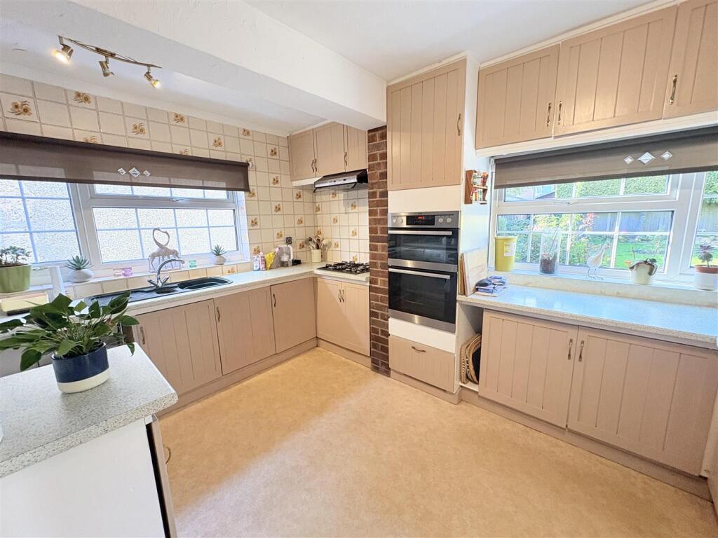 Crofton Lane, Hill Head, Fareham photo 2