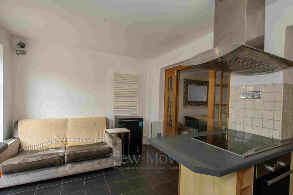 House in Tandridge, Caterham-on-the-Hill - View 5