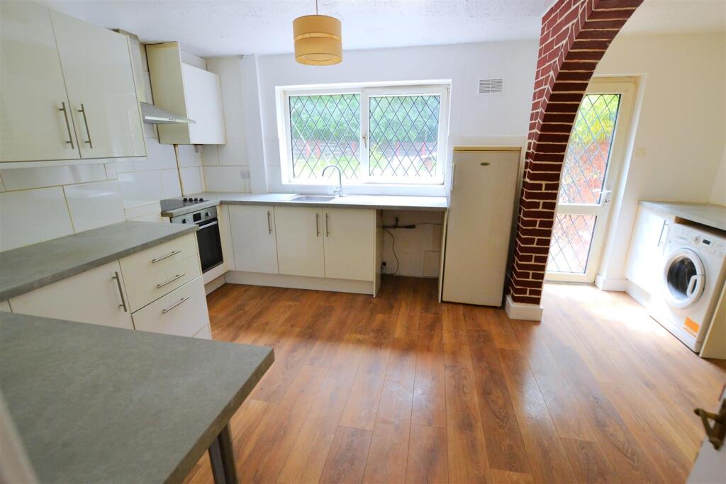 House in Hatfield, Hilltop - View 3