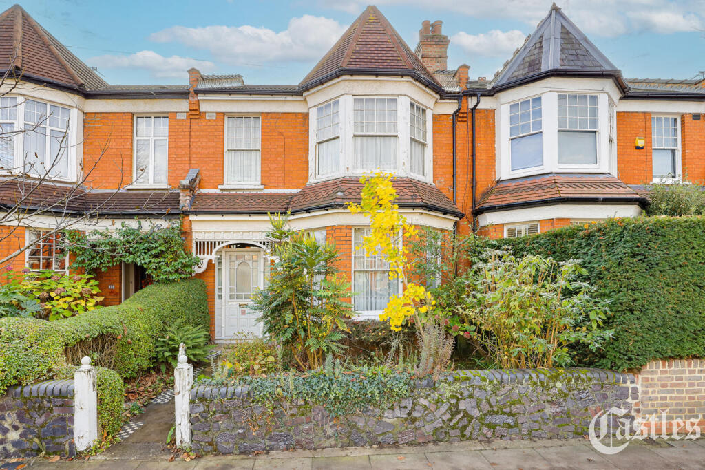 Main image of property: Belsize Avenue, London, N13