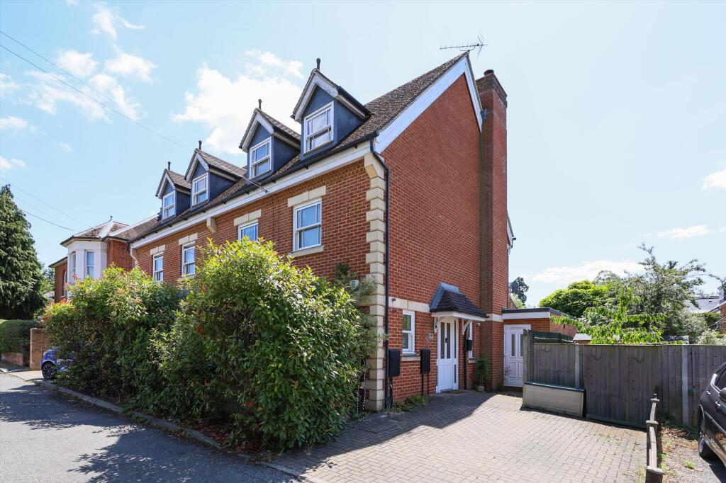 Main image of property: Pyrcroft Lane, Weybridge, Surrey, KT13