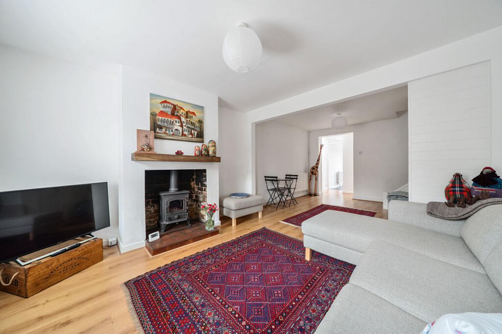 House in Shillington, Central Bedfordshire - View 3