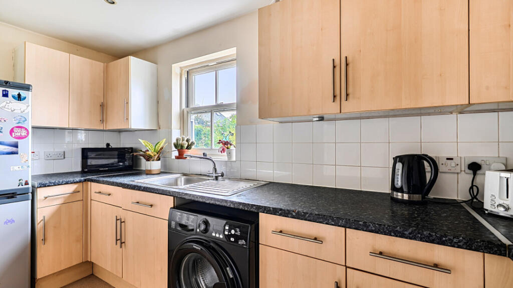 Apartment in Guildford - More