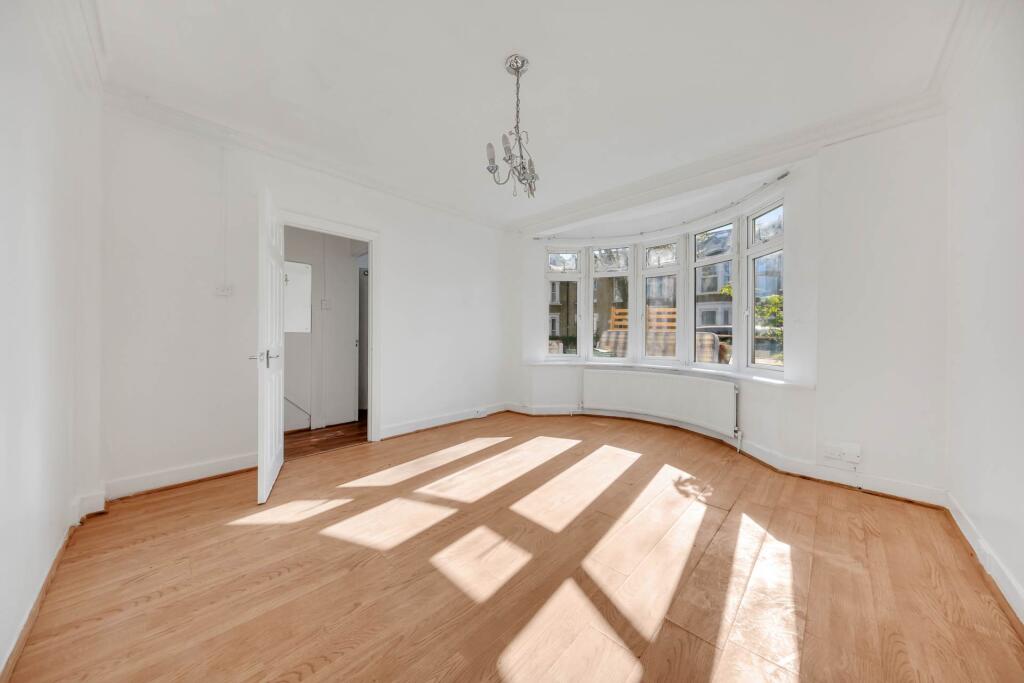House in London - View 3