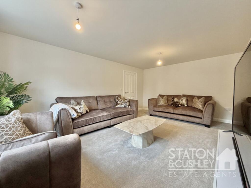 House in Mansfield, Warsop - More