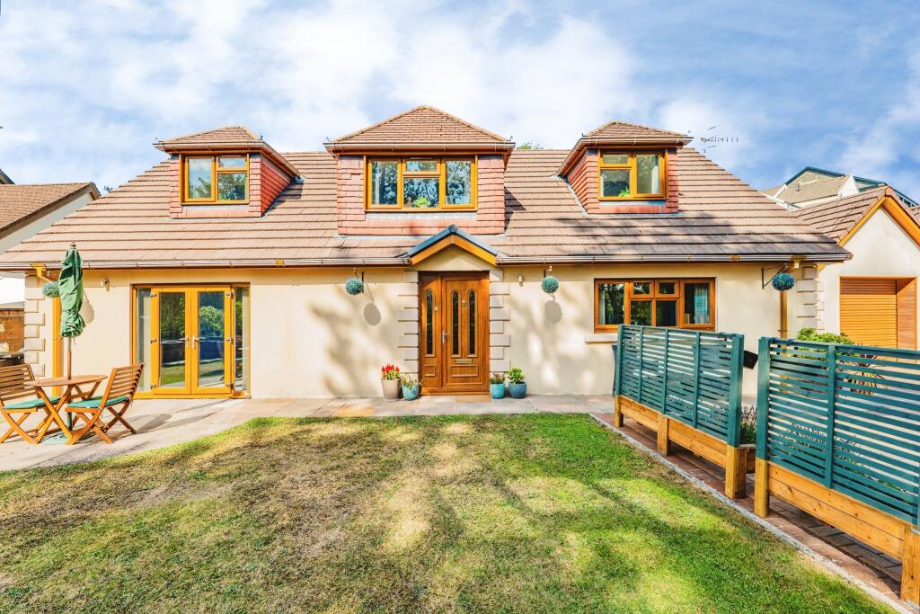 House in Cardiff, Treharris - View 5