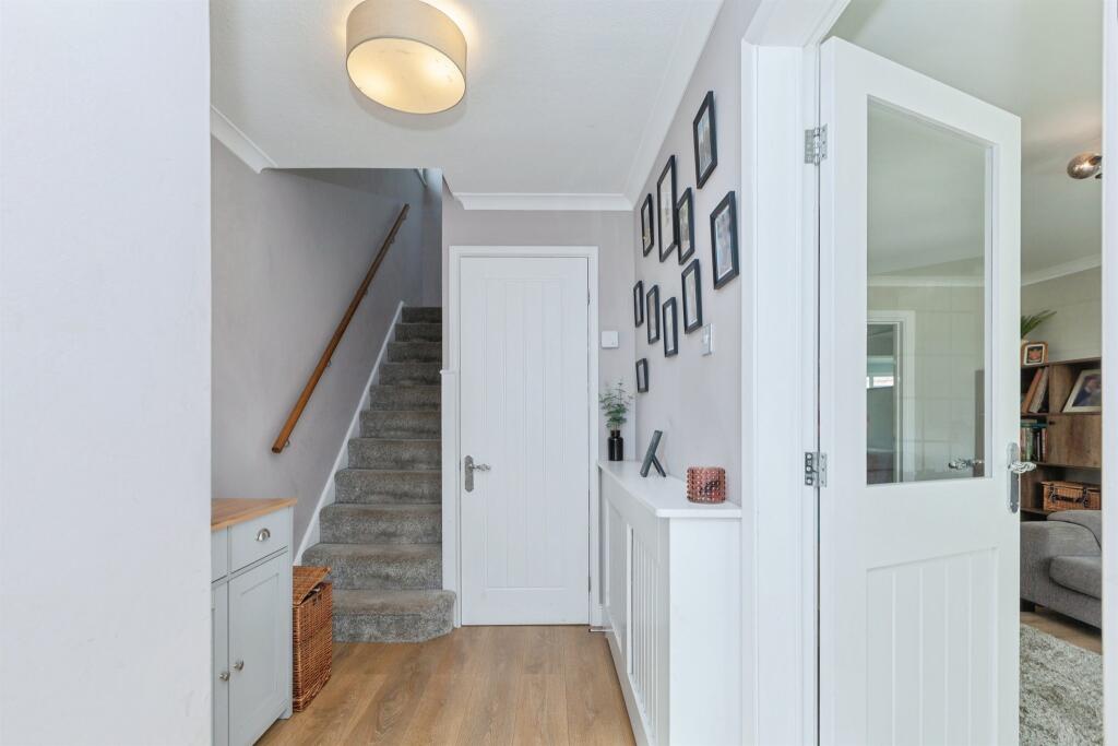 House in Whetstone - View 2